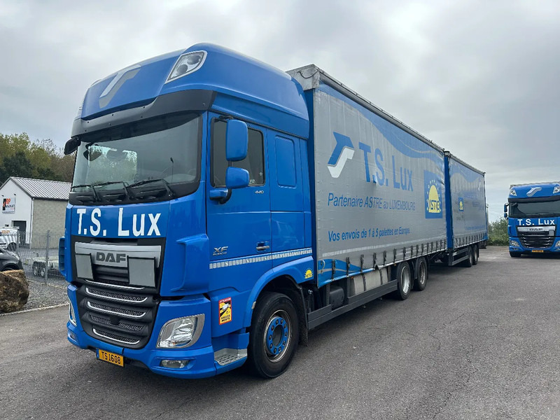 DAF XF 440 6x2 / SUPERSPACECAB / KOMBI MIT ANHANGER SCHMITZ 2016 / DURCHLADEN / 2 STUCK - شاحنة ستارة: صور 1 DAF XF 440 6x2 / SUPERSPACECAB / KOMBI MIT ANHANGER SCHMITZ 2016 / DURCHLADEN / 2 STUCK - شاحنة ستارة: صور 1
