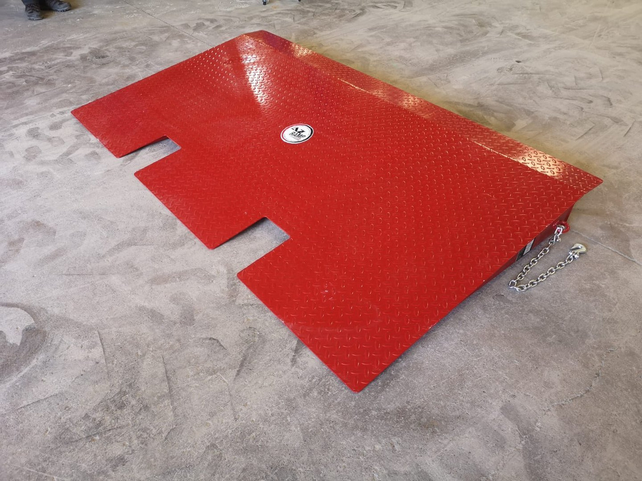 Compact Container access ramp . AZ RAMP - HCRN-06. 6 000 Kg - منحدر تحميل: صور 2 Compact Container access ramp . AZ RAMP - HCRN-06. 6 000 Kg - منحدر تحميل: صور 2