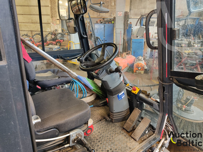 Aebi Schmitd eSwingo 200+ - سياره كنس شوارع: صور 5 Aebi Schmitd eSwingo 200+ - سياره كنس شوارع: صور 5