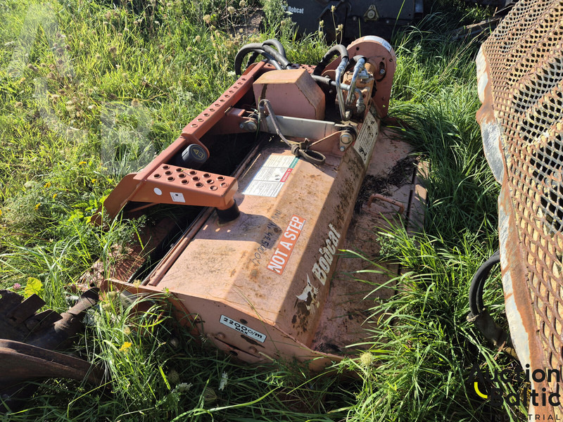 Bobcat FC 155 - ماكينة تقطيع الأغصان: صور 4 Bobcat FC 155 - ماكينة تقطيع الأغصان: صور 4