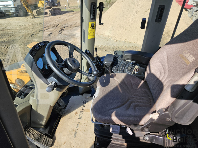 Case 821 F - اللودر بعجل: صور 5 Case 821 F - اللودر بعجل: صور 5