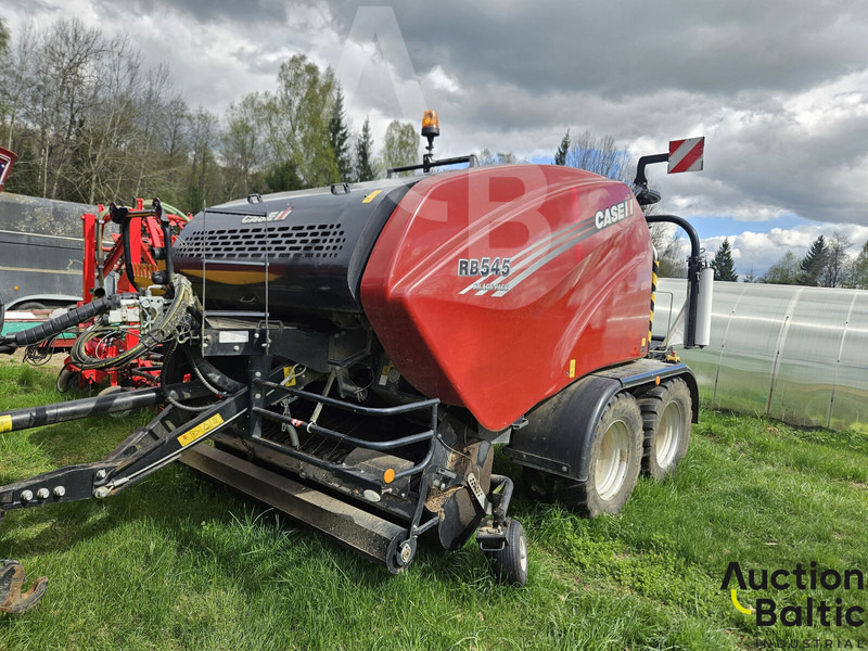 Case IH RB545Silage - مكبس القش الدائري: صور 1 Case IH RB545Silage - مكبس القش الدائري: صور 1