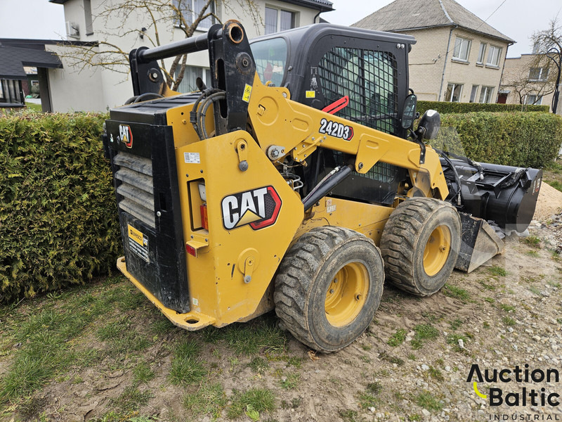 Caterpillar 242 D 3 - شيول صغير: صور 5 Caterpillar 242 D 3 - شيول صغير: صور 5