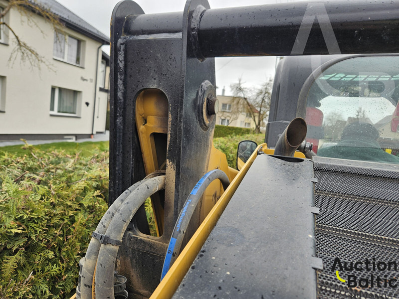 شيول صغير Caterpillar 242 D 3: صور 18