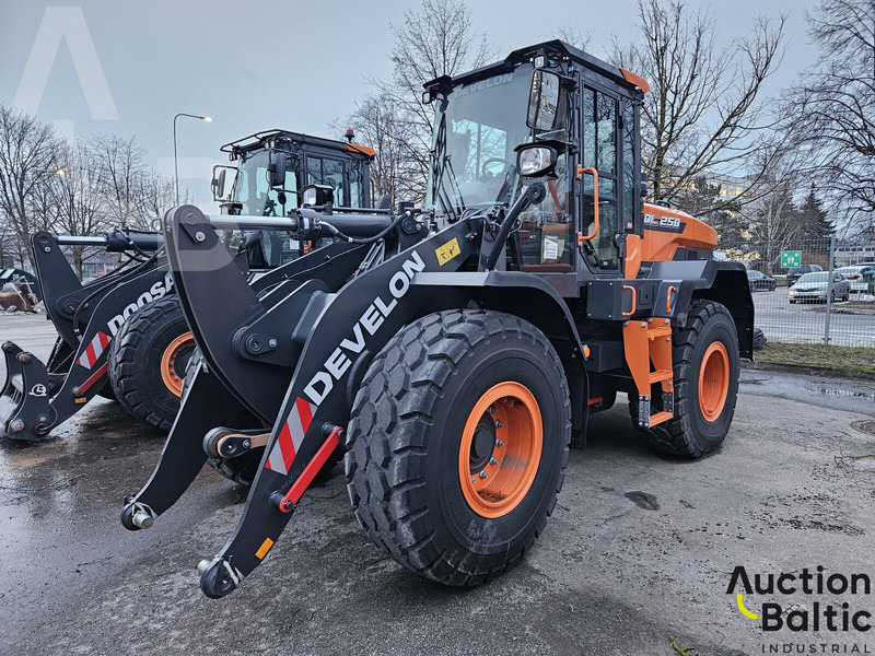 Develon DL250 - اللودر بعجل: صور 2 Develon DL250 - اللودر بعجل: صور 2