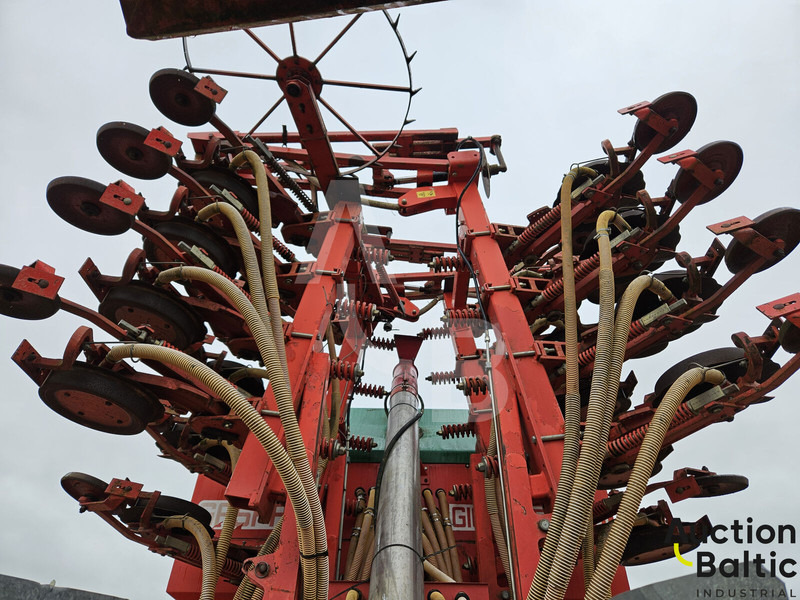 Gaspardo Gigante 600 33 F - الة بذر: صور 5 Gaspardo Gigante 600 33 F - الة بذر: صور 5