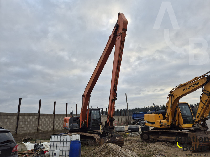 Hitachi ZX 210 LC-3 - حفارات زحافة: صور 1 Hitachi ZX 210 LC-3 - حفارات زحافة: صور 1