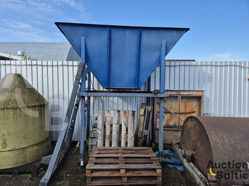 Hopper for various materials - شاحنة صهريج: صور 1 Hopper for various materials - شاحنة صهريج: صور 1