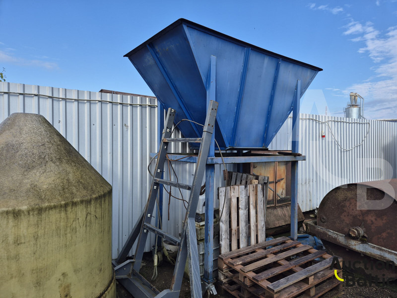 Hopper for various materials - شاحنة صهريج: صور 2 Hopper for various materials - شاحنة صهريج: صور 2