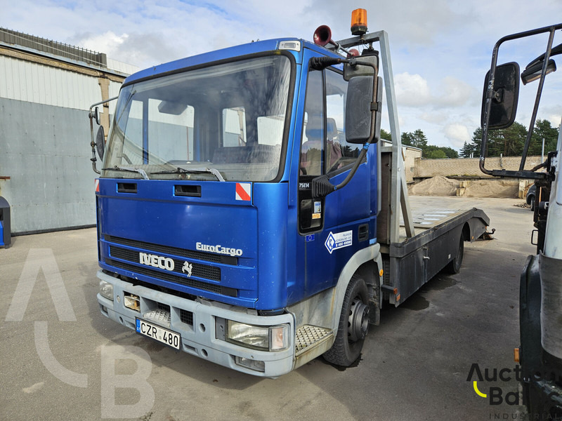Iveco 75E14 - سيارة السحب للتصليح: صور 1 Iveco 75E14 - سيارة السحب للتصليح: صور 1