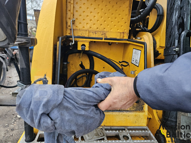 حفارة على عجلات JCB JS 145 W: صور 20