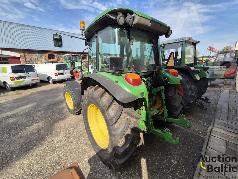 John Deere 5820 - جرار: صور 4 John Deere 5820 - جرار: صور 4