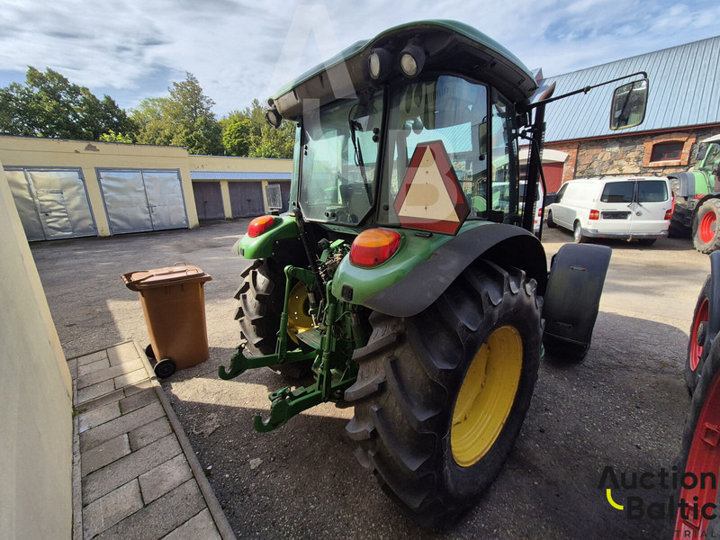 John Deere 5820 - جرار: صور 3 John Deere 5820 - جرار: صور 3