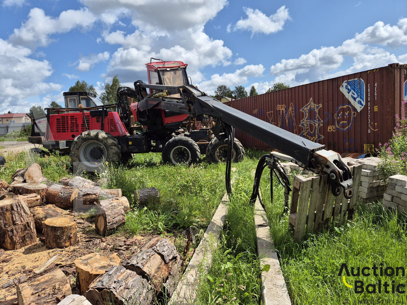 Komatsu 931.1 - آلة حصاد: صور 1 Komatsu 931.1 - آلة حصاد: صور 1