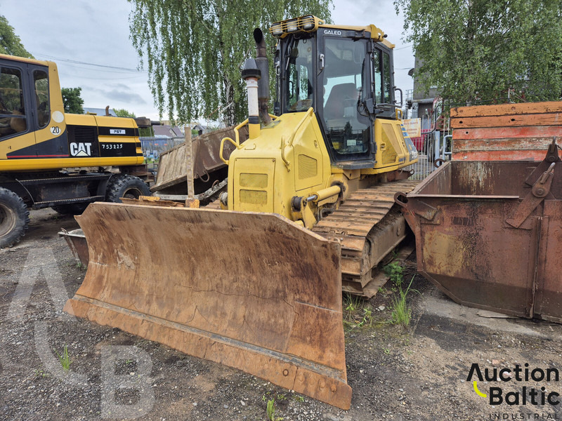 Komatsu D51EX-22 - بلدوزر: صور 1 Komatsu D51EX-22 - بلدوزر: صور 1
