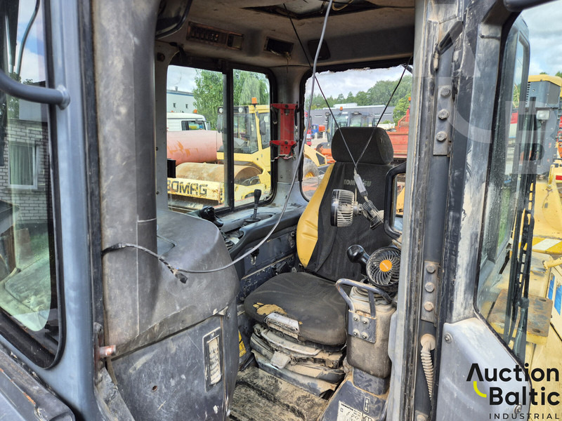 Komatsu D61EX-15 - بلدوزر: صور 5 Komatsu D61EX-15 - بلدوزر: صور 5