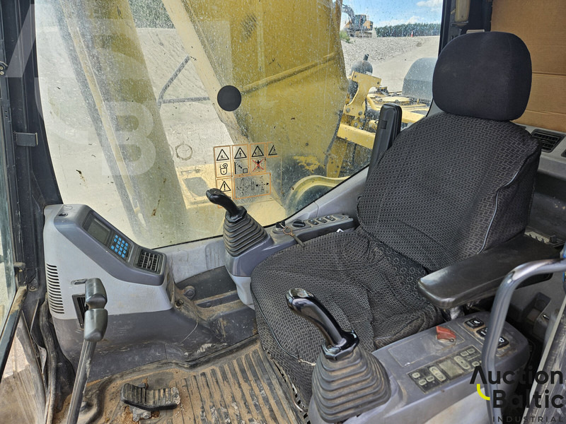 حفارات زحافة Komatsu PC240NLC-7K: صور 6