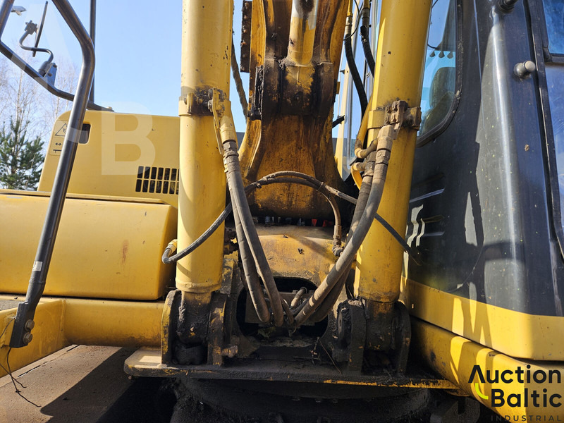 حفارة على عجلات Komatsu PW130ES-6K: صور 10