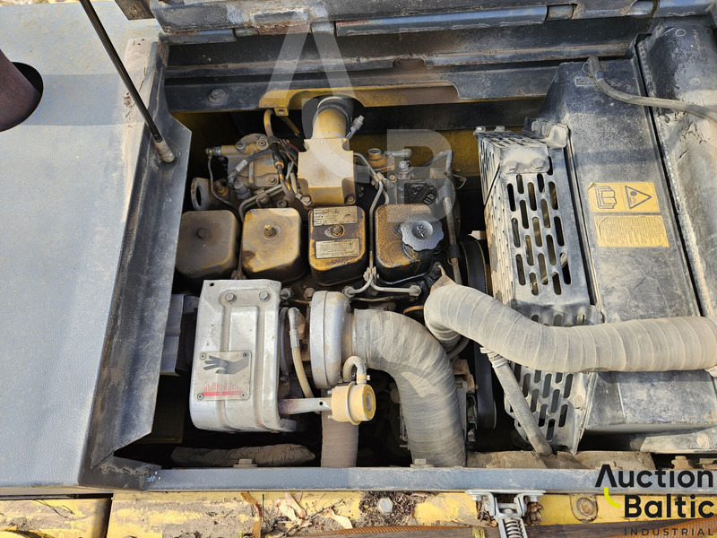 حفارة على عجلات Komatsu PW130ES-6K: صور 7