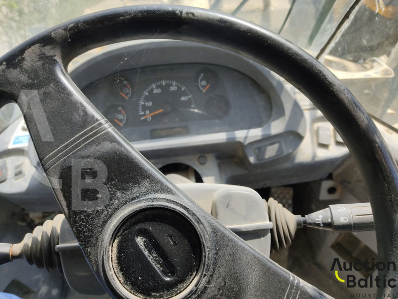 Komatsu WA250-5 - اللودر بعجل: صور 5 Komatsu WA250-5 - اللودر بعجل: صور 5