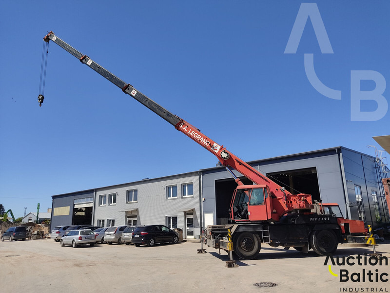 Liebherr LTM 1025 - رافعة لجميع التضاريس: صور 1 Liebherr LTM 1025 - رافعة لجميع التضاريس: صور 1