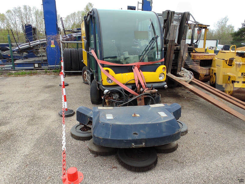 Mathieu Azura - سياره كنس شوارع: صور 2 Mathieu Azura - سياره كنس شوارع: صور 2