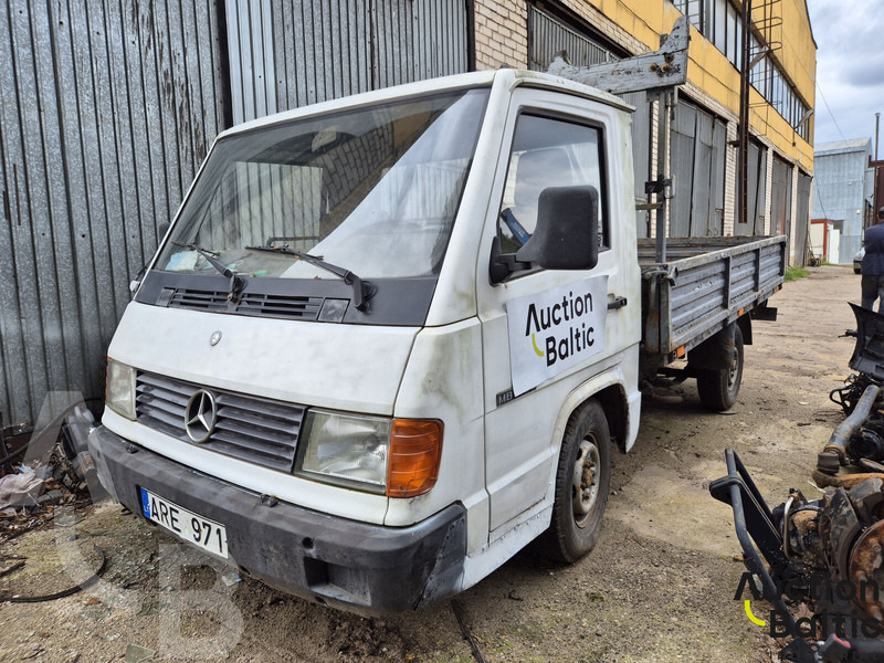 Mercedes-Benz 100-serie 100 D - الشاحنات الصغيرة المسطحة: صور 1 Mercedes-Benz 100-serie 100 D - الشاحنات الصغيرة المسطحة: صور 1