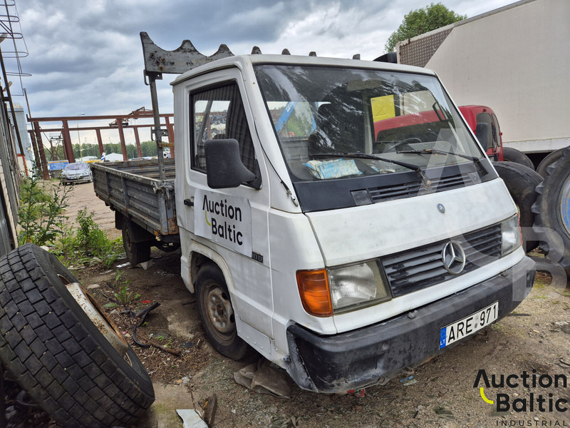 Mercedes-Benz 100-serie 100 D - الشاحنات الصغيرة المسطحة: صور 2 Mercedes-Benz 100-serie 100 D - الشاحنات الصغيرة المسطحة: صور 2