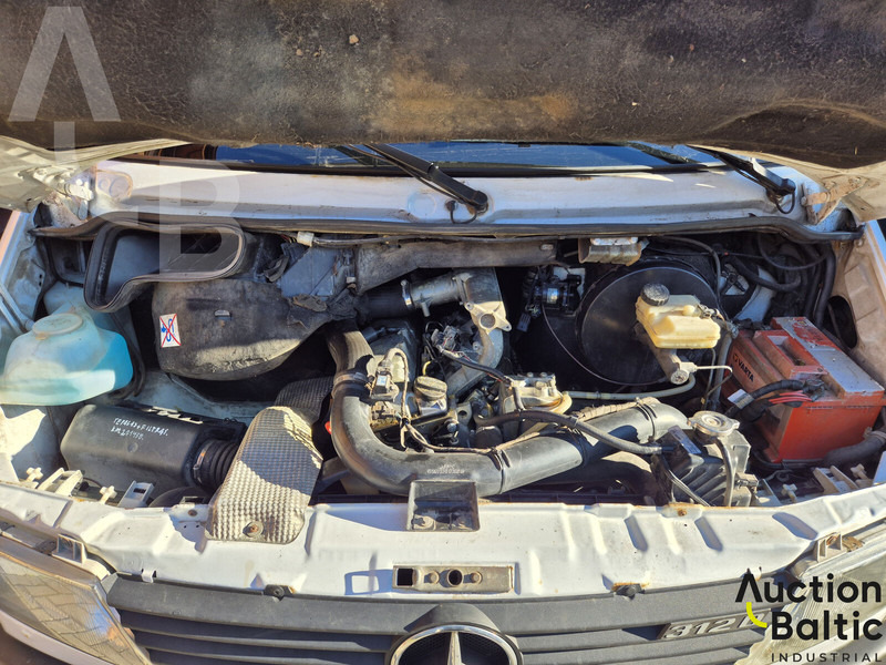 فان Mercedes-Benz 300-serie 312 D: صور 10 فان Mercedes-Benz 300-serie 312 D: صور 10