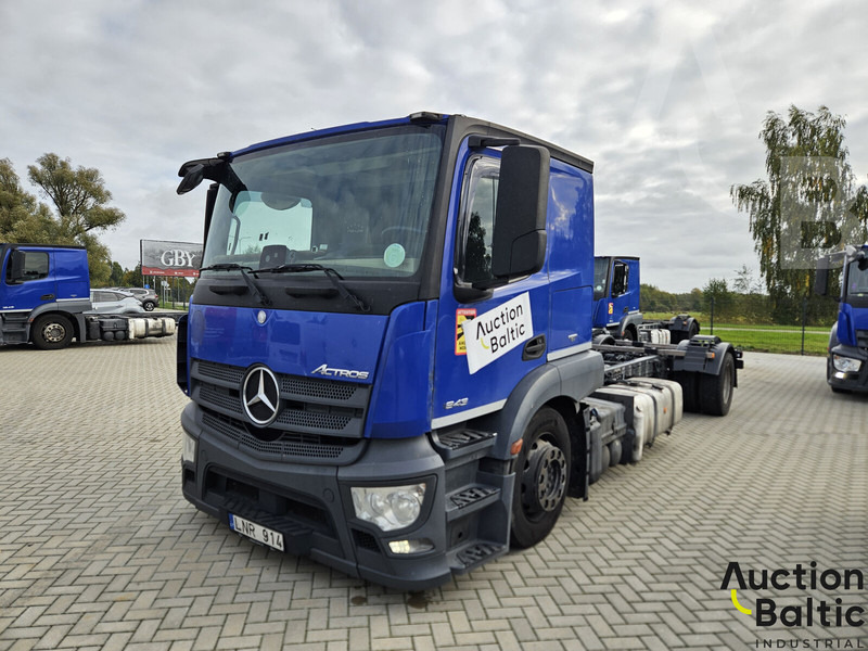 Mercedes-Benz Actros 1843 - الشاسيه شاحنة: صور 2 Mercedes-Benz Actros 1843 - الشاسيه شاحنة: صور 2