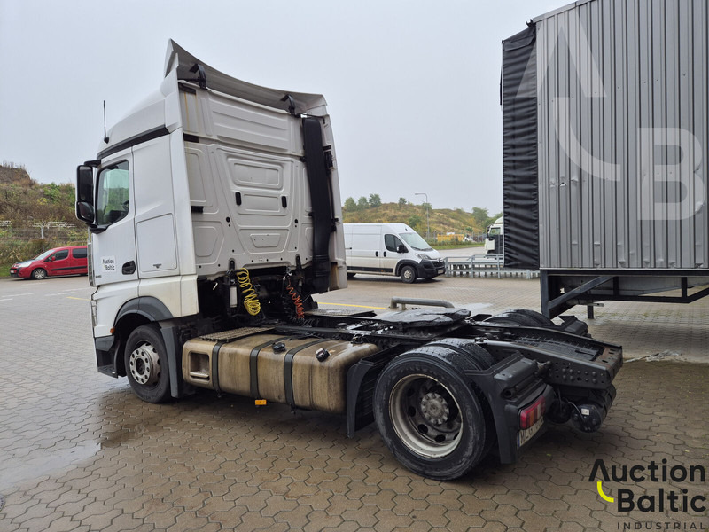 Mercedes-Benz Actros 1845 - شاحنة جرار: صور 3 Mercedes-Benz Actros 1845 - شاحنة جرار: صور 3