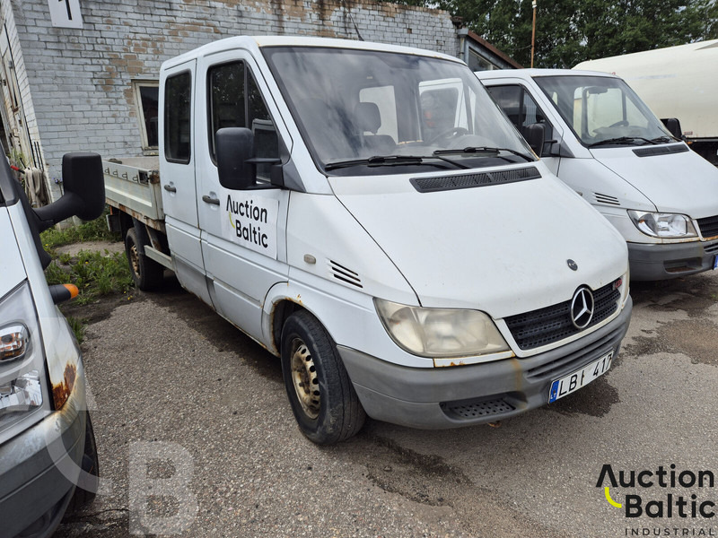 Mercedes-Benz Sprinter 208 CDI - الشاحنات الصغيرة المسطحة, الشاحنات الصغيرة كابينة مزدوجة: صور 2 Mercedes-Benz Sprinter 208 CDI - الشاحنات الصغيرة المسطحة, الشاحنات الصغيرة كابينة مزدوجة: صور 2
