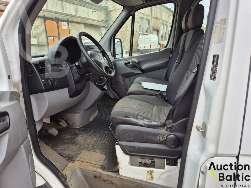 Mercedes-Benz Sprinter - الشاحنات الصغيرة ستائر: صور 5 Mercedes-Benz Sprinter - الشاحنات الصغيرة ستائر: صور 5