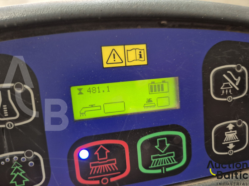 Nilfisk SC6500 - سياره كنس شوارع: صور 5 Nilfisk SC6500 - سياره كنس شوارع: صور 5