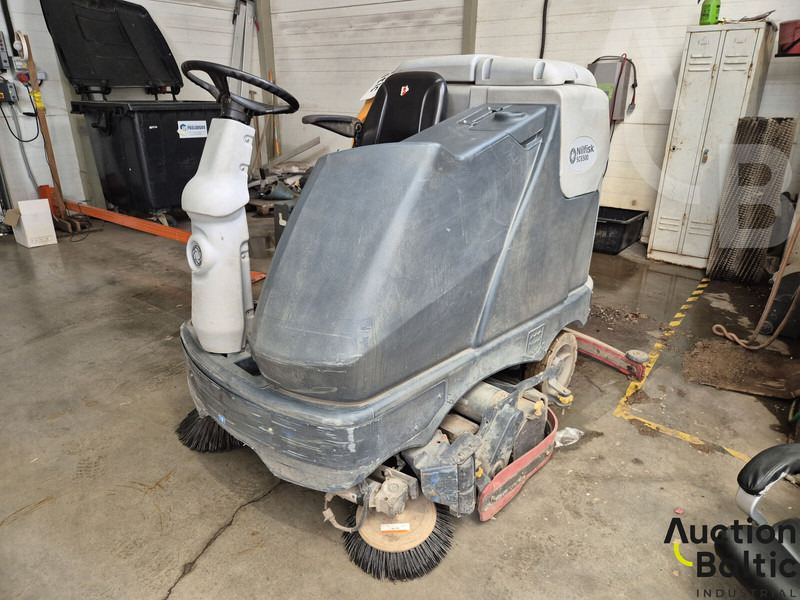 Nilfisk SC6500 - سياره كنس شوارع: صور 2 Nilfisk SC6500 - سياره كنس شوارع: صور 2