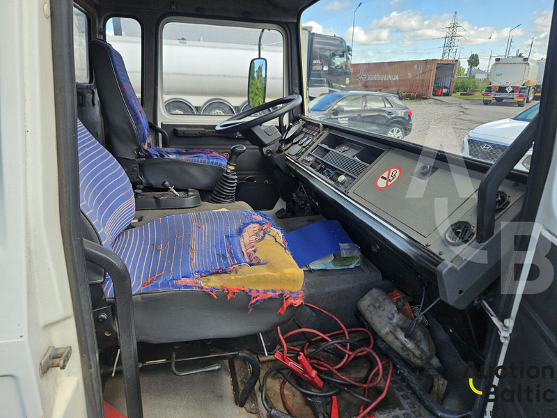 Renault Midliner S 150 - شاحنة صهريج: صور 5 Renault Midliner S 150 - شاحنة صهريج: صور 5