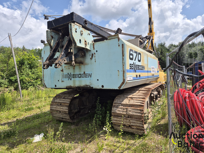 Sennebogen 670R - رافعة مجنزرة: صور 5 Sennebogen 670R - رافعة مجنزرة: صور 5