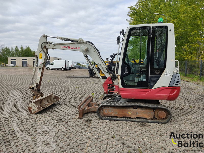 Takeuchi TB228 - حفارة مصغرة: صور 3 Takeuchi TB228 - حفارة مصغرة: صور 3