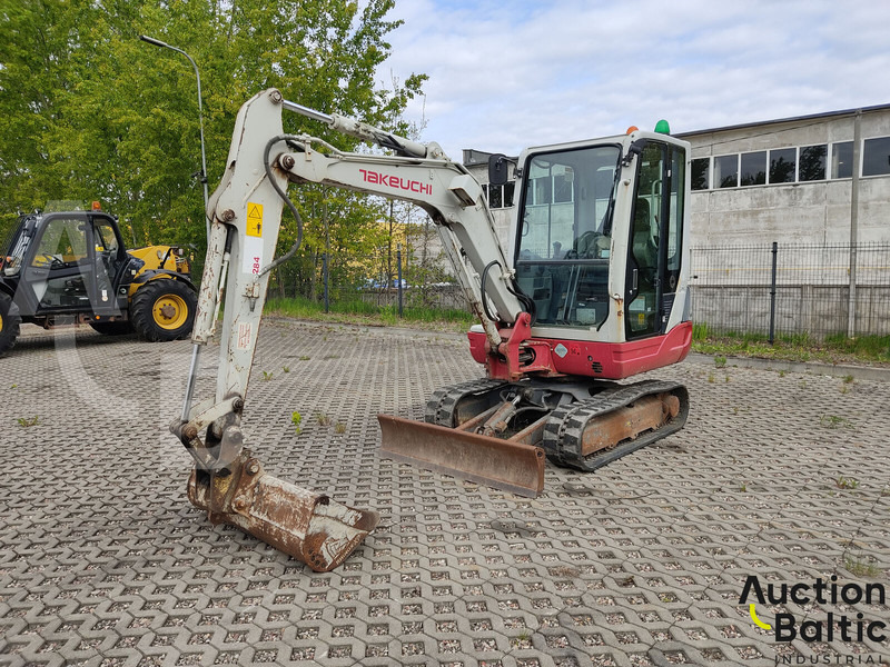 Takeuchi TB228 - حفارة مصغرة: صور 1 Takeuchi TB228 - حفارة مصغرة: صور 1