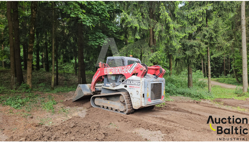 Takeuchi TL12V-2 - اللودر المجنزر: صور 4 Takeuchi TL12V-2 - اللودر المجنزر: صور 4