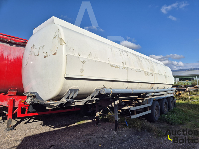 VAN DEN DIJSSEL VD 32.120 - نصف مقطورة صهريج: صور 1 VAN DEN DIJSSEL VD 32.120 - نصف مقطورة صهريج: صور 1