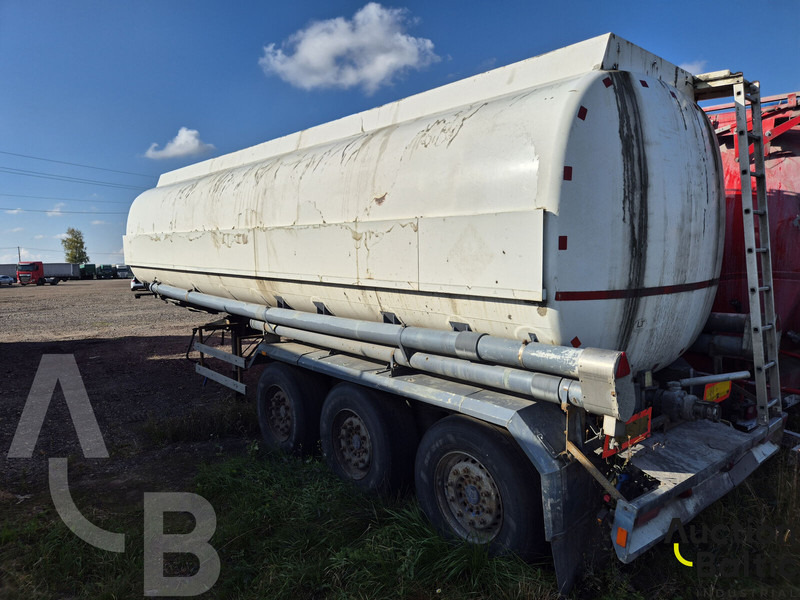 VAN DEN DIJSSEL VD 32.120 - نصف مقطورة صهريج: صور 2 VAN DEN DIJSSEL VD 32.120 - نصف مقطورة صهريج: صور 2