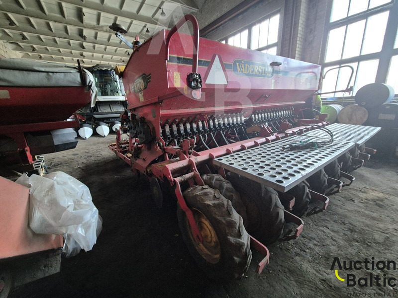 Vaderstad Rapid400C - آلات البذر والغرس والشتل: صور 4 Vaderstad Rapid400C - آلات البذر والغرس والشتل: صور 4