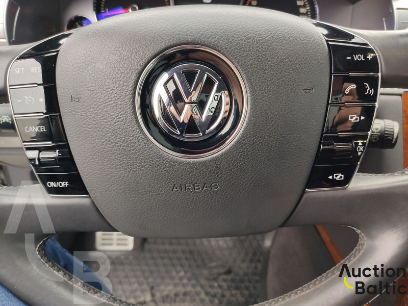 سيدان Volkswagen Phaeton: صور 8