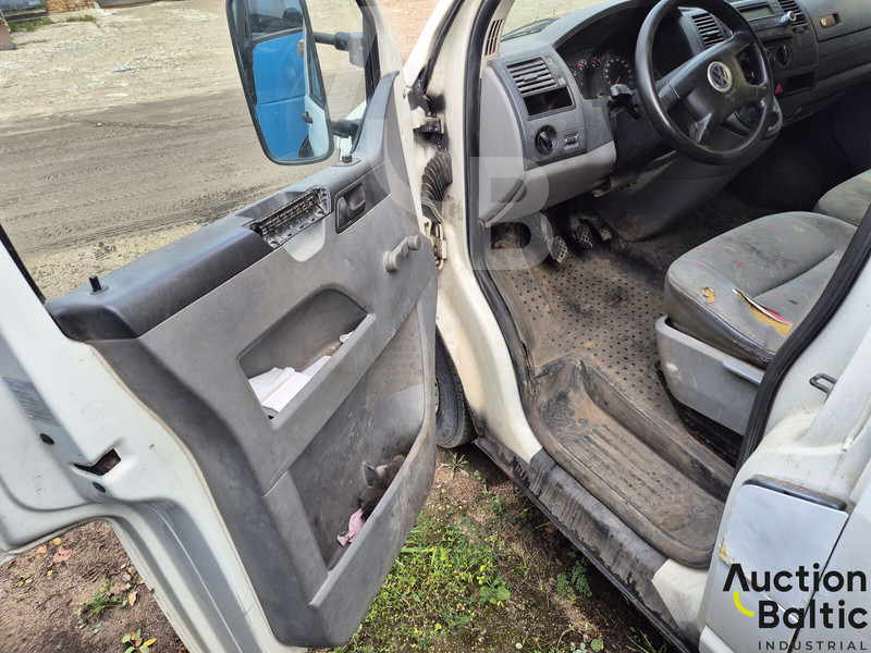 Volkswagen Transporter - الشاحنات الصغيرة المسطحة: صور 5 Volkswagen Transporter - الشاحنات الصغيرة المسطحة: صور 5