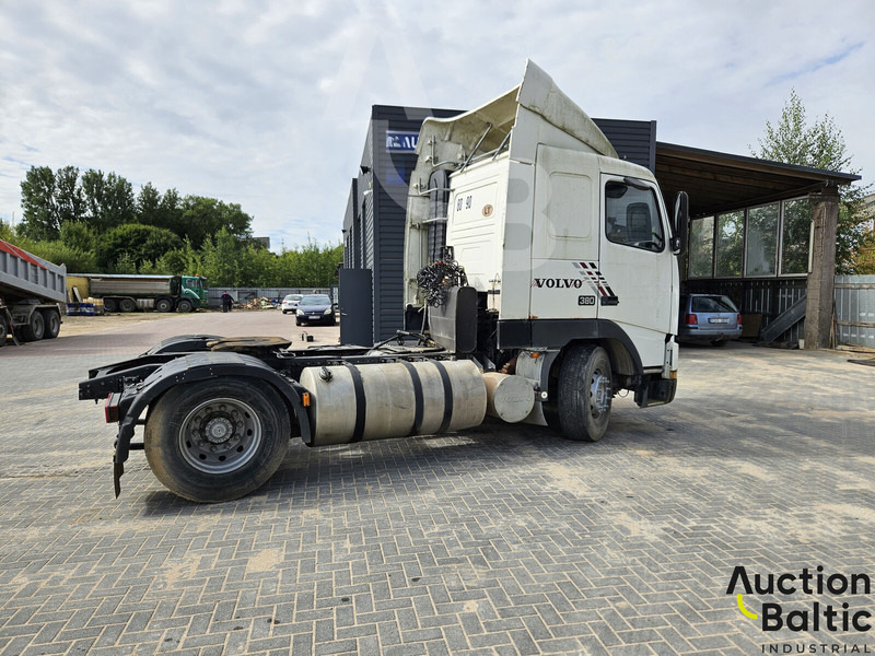 Volvo FH12 - شاحنة جرار: صور 4 Volvo FH12 - شاحنة جرار: صور 4