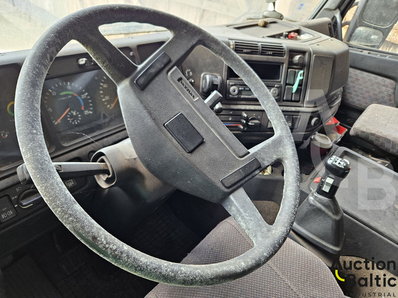 شاحنات مسطحة Volvo FH12: صور 13