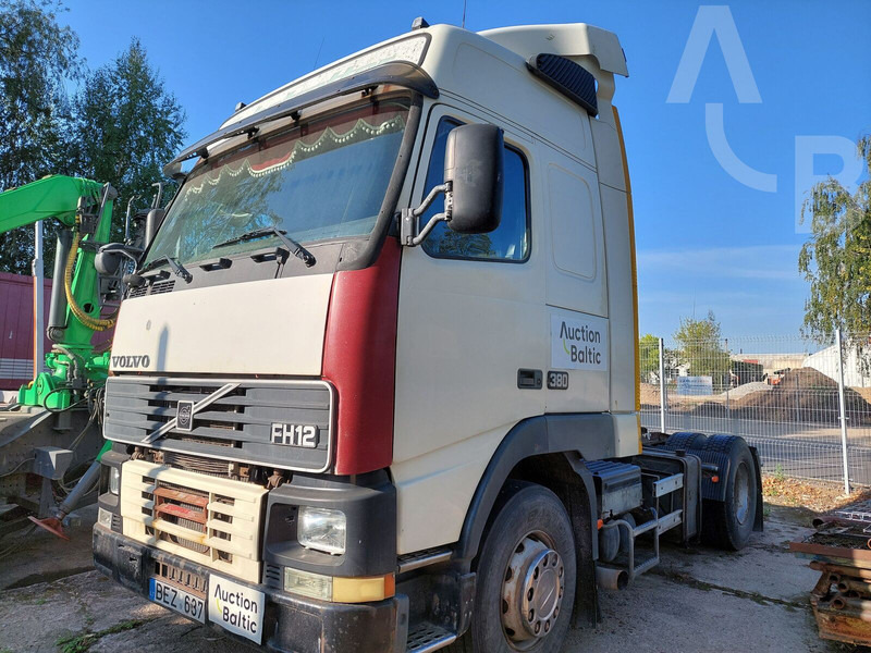 Volvo FH12 - شاحنة جرار: صور 1 Volvo FH12 - شاحنة جرار: صور 1