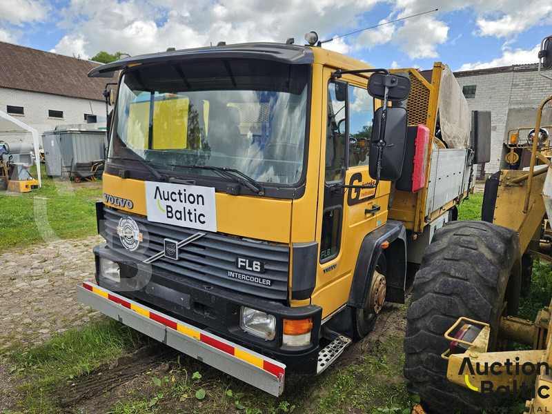 Volvo FL612 - شاحنات مسطحة: صور 1 Volvo FL612 - شاحنات مسطحة: صور 1