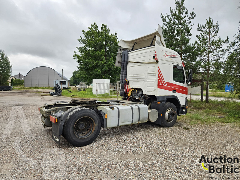 Volvo FM12 380 - شاحنة جرار: صور 3 Volvo FM12 380 - شاحنة جرار: صور 3